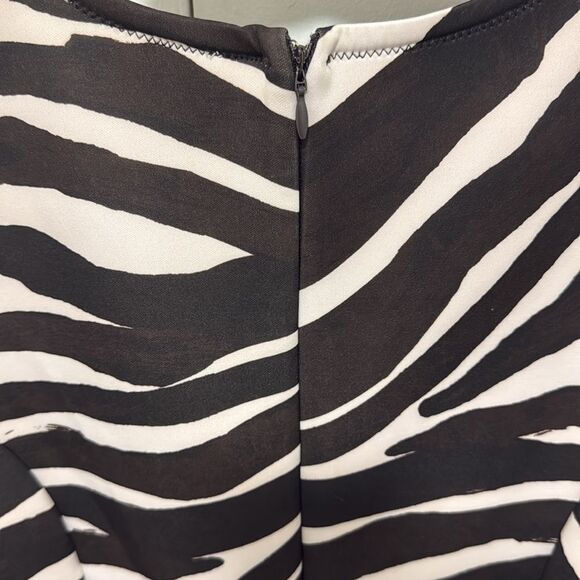 Michael Kors Scuba Flare Sleeveless Dress in Zebra Print. Size Small. - Picture 3 of 5